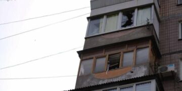 У Запоріжжі внаслідок ворожої атаки пошкоджено дві багатоповерхівки