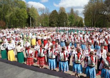 На Хмельниччині встановили рекорд України з наймасовішого виконання подільського “Краков’яка”