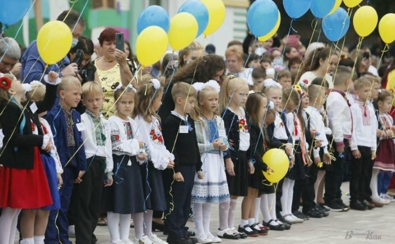 Українські школи стрімко порожніють: кількість першокласників обвалилася на 62 тисячі