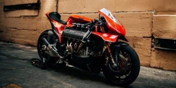 Перший мотоцикл Ferrari з 400-сильним V8 продали за $500 000 (ВІДЕО)