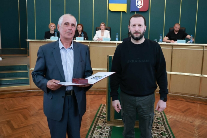 На Хмельниччині відзначили державними нагородами медиків, освітян, енергетиків та діячів культури