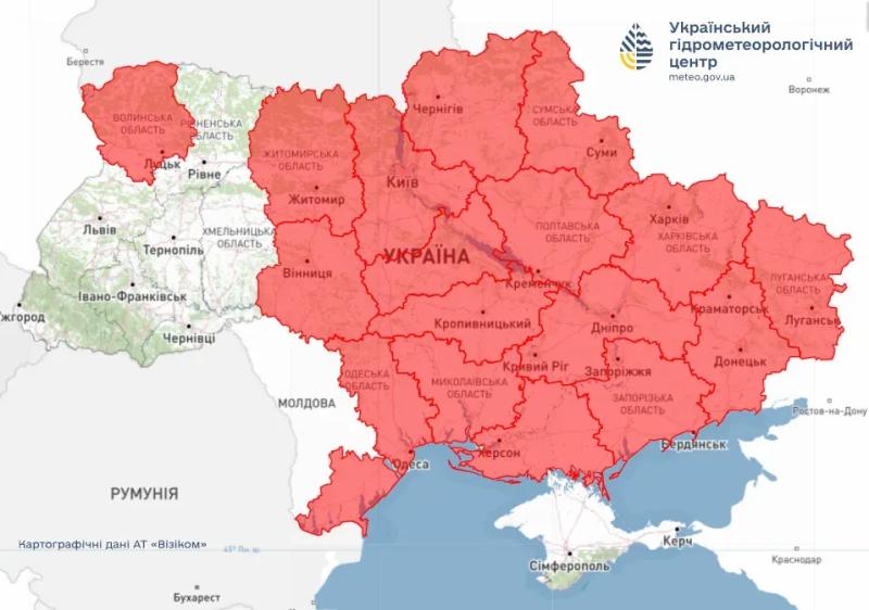Велика лісова пожежа на Чернігівщині підбирається до будинків: що відомо