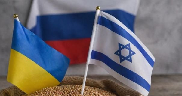 Україна просить Ізраїль арештувати судно з українським зерном, вивезеним Росією