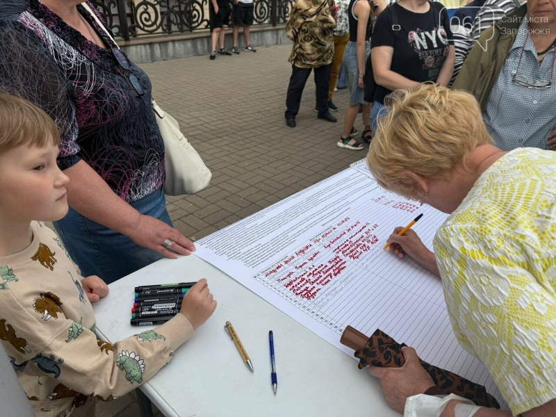 «Ми платимо - ми вирішуємо»: як у Запоріжжі мітингували проти підвищення тарифів на проїзд