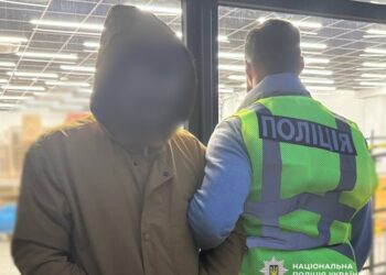 Одесит відправляв десятки посилок із «товаром» по Україні