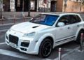 700-сильний монстр: у Києві помітили заряджений кросовер Porsche 2000-х (ФОТО)