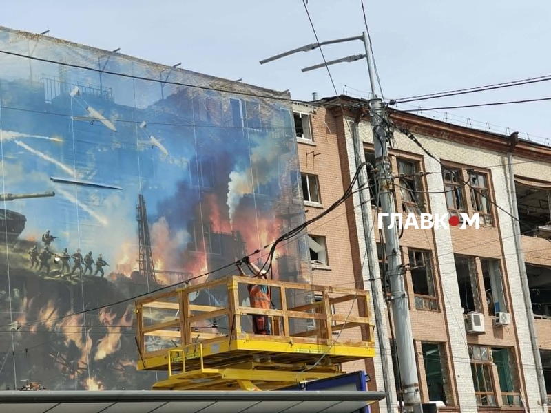 Знищені ринок та ТРЦ: як Лук'янівка оговтується після жахливого удару РФ. Фоторепортаж