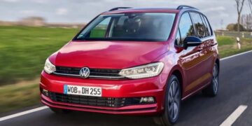 Популярний мінівен Volkswagen Touran завершив виробництво після 24 років на ринку (ФОТО)