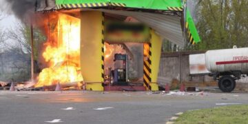 Окупанти атакували заправки у Харкові та у Чугуєві