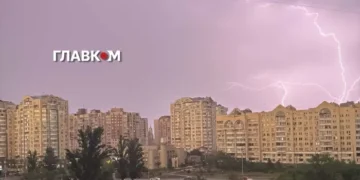 Київ накрила негода (фото, відео)
