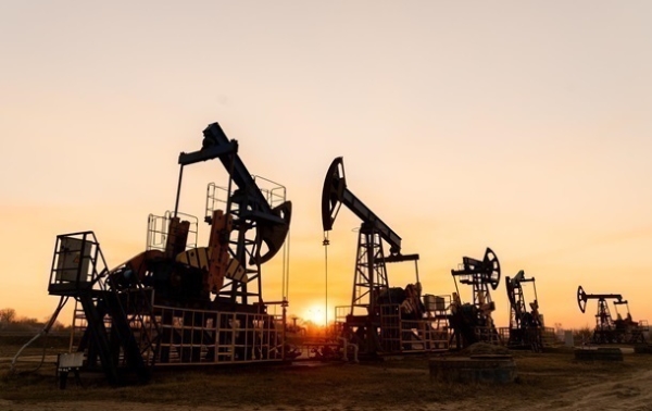 Нафта дорожчає через можливу ескалацію на Близькому Сході Нафта дорожчає через можливу ескалацію на Близькому Сході