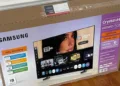 Дуа Ліпа вимагає від Samsung $15 млн — компанія неправомірно використовувала її образ для реклами своїх телевізорів (оновлено)