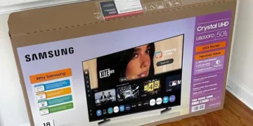 Дуа Ліпа вимагає від Samsung $15 млн — компанія неправомірно використовувала її образ для реклами своїх телевізорів (оновлено)