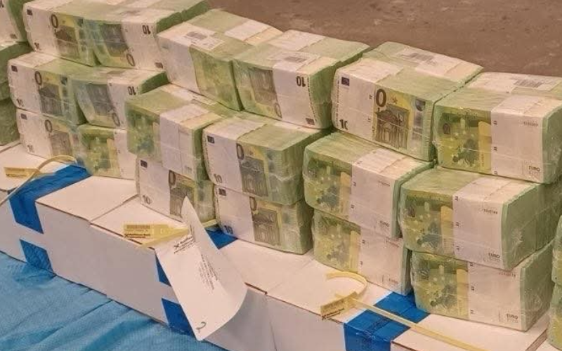 Угорщина повернула Україні гроші та цінності Ощадбанку — Зеленський