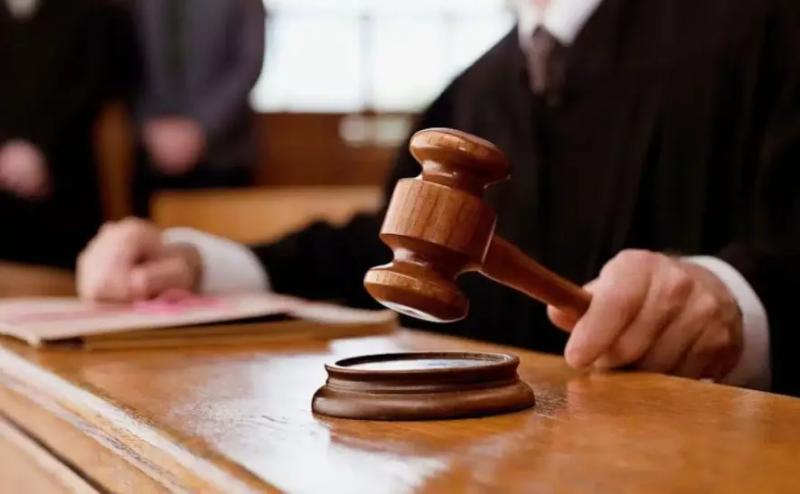 У Франківську судили чоловіка, який шантажував неповнолітню інтимними відео