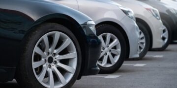 Бензинові авто домінували на ринку у квітні