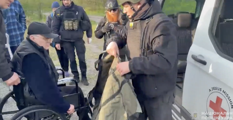 У Запорізькому районі поліцейські евакуювали пʼятьох мирних мешканців