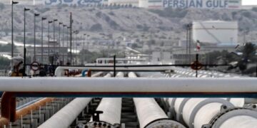 Іран скорочує видобуток нафти, але є нюанс – ЗМІ