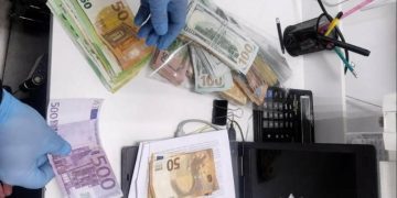 На Тернопільщині жінка повірила «співробітнику СБУ» і віддала шахраям понад 10 мільйонів гривень
