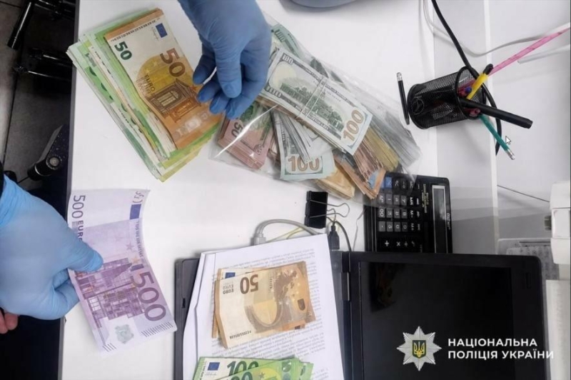 На Тернопільщині жінка повірила «співробітнику СБУ» і віддала шахраям понад 10 мільйонів гривень