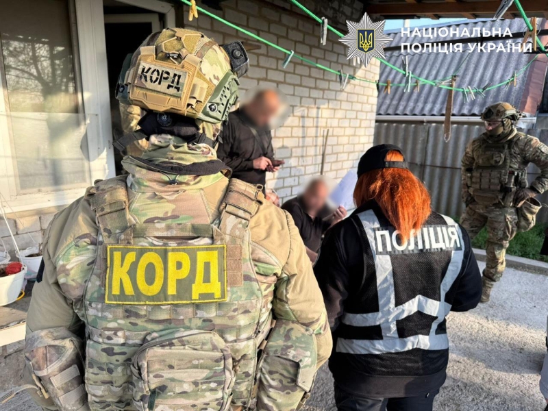 Гори готівки в квартирі: в Україні викрили масштабну схему для ухилянтів на 200 мільйонів гривень (фото)