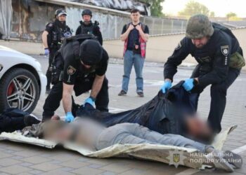 Удари по Запоріжжю: правоохоронці ідентифікували чотирьох загиблих людей, особи ще восьми – встановлюються