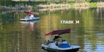 У Києві відкрито пляжний сезон, люди масово ринулись до водойм (фоторепортаж)