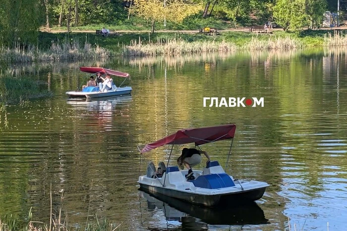 У Києві відкрито пляжний сезон, люди масово ринулись до водойм (фоторепортаж)