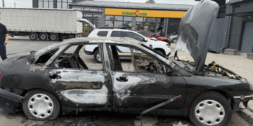 На Тернопільщині п’яний школяр спалив чуже авто