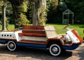 Сухопутна яхта: найоригінальніший FIAT усіх часів оцінили в $300 000 (ФОТО)