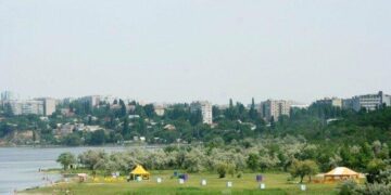 На пляжі “Стрілка” у Миколаєві зафіксували перевищення показників якості води