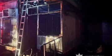 Помстився начальнику: у Дніпрі затримали чоловіка, який спалив кіоск
