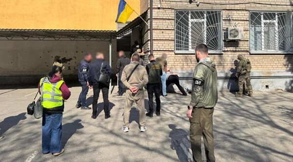 У Дніпрі правоохоронці викрили посадовця ТЦК на одержанні хабаря