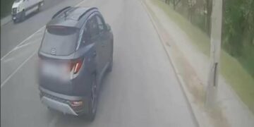 У Миколаєві через небезпечний маневр авто постраждали пасажири тролейбуса, – ВІДЕО