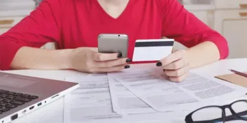 У Миколаєві шахраї видурили у жінки 100 тисяч