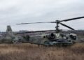 В окупантів мінус гелікоптер: українські захисники ліквідували ще майже 300 одиниць техніки