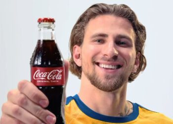 ВІДЕО. Забарний став амбасадором Coca-Cola, але фанати його затролили