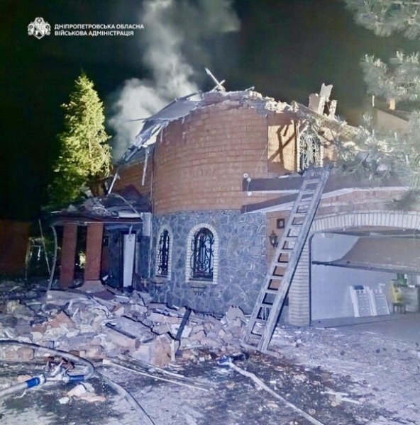 Ворог атакував Дніпро: поранена жінка