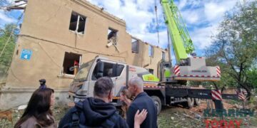 Уночі КАБи вдарили по Харкову, під завалами загинула людина