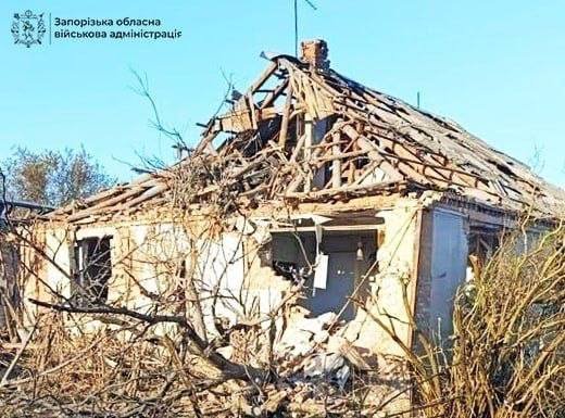 Ворог скидав на Запоріжжя КАБи і дрони, а також бив по області РСЗВ та артилерією