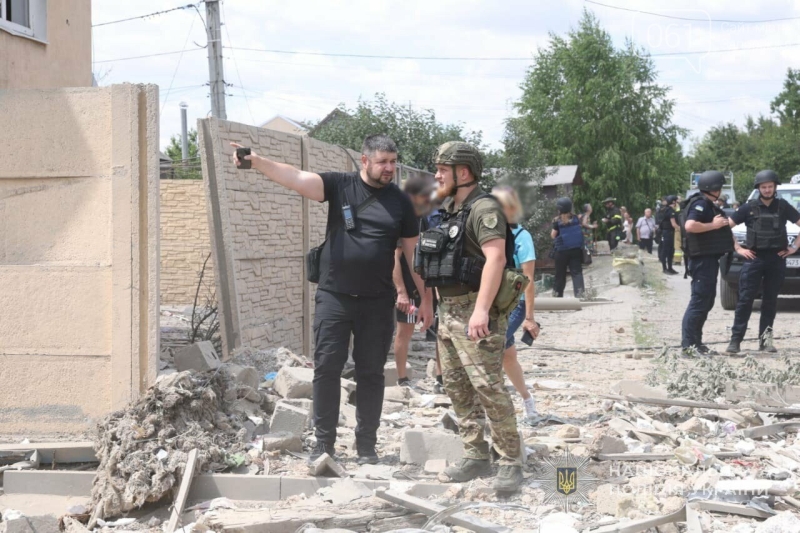 Одна з бомб влучила в приватний будинок, де були  двоє дітей, - поліція