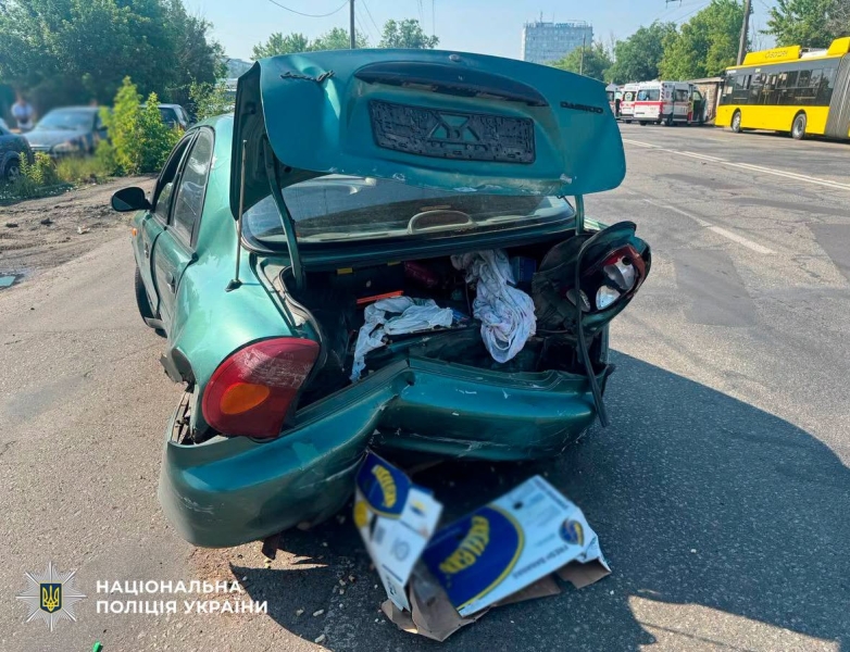 П'ять розтрощених авто та загибла жінка: поліція Києва оприлюднила деталі ДТП на Виговського