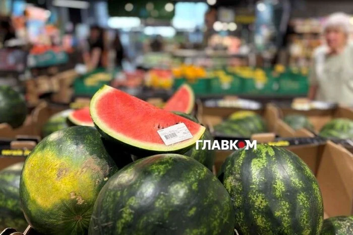 Купуйте кавун скибками. На які хитрощі йдуть магазини, щоб розпродати перші дорогі баштанні