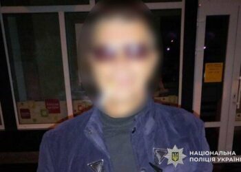 У Хмельницькому судитимуть чоловіка, який порушив судову заборону наближатися до потерпілої