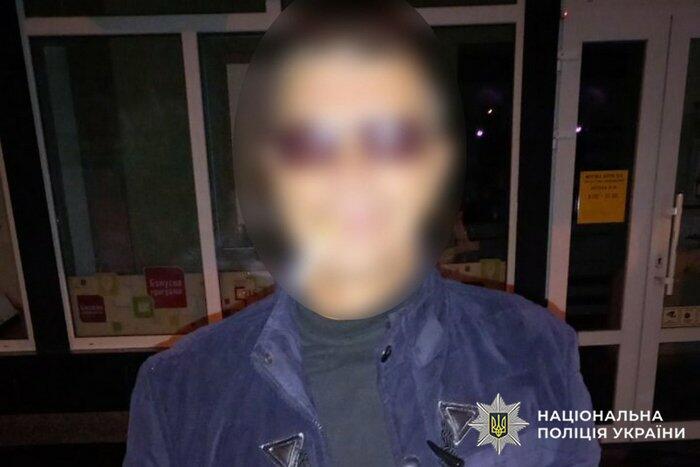У Хмельницькому судитимуть чоловіка, який порушив судову заборону наближатися до потерпілої