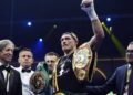 Усик відмовився від усіх чемпіонських поясів