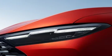 Ford Mondeo Sport: гібридний кросовер-фастбек для тих, хто не поспішає до розетки