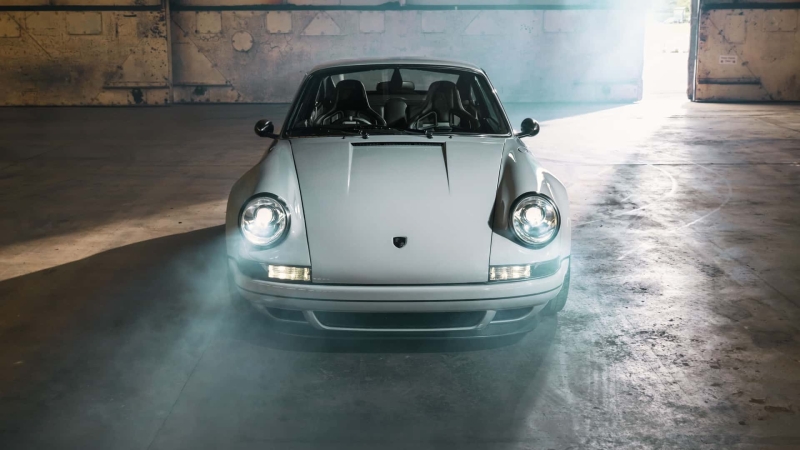 Рестомод Porsche 911 (964) Theon Design: вуглепластик та 6000 годин ручної роботи