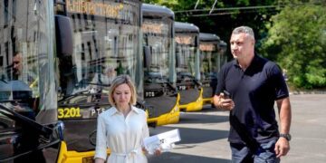 В Києві на маршрути вийшли нові тролейбуси та автобуси