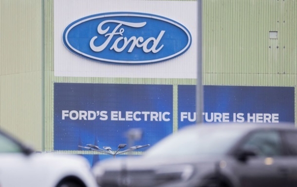 Ford відкликає понад 548 тисяч позашляховиків Ford відкликає понад 548 тисяч позашляховиків